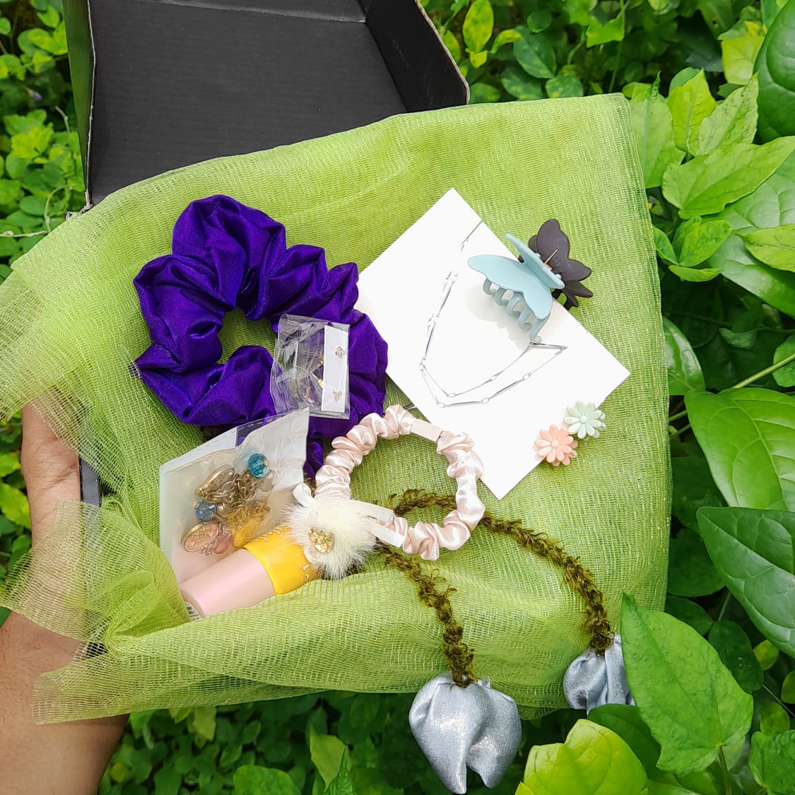 Handmade accessories India - Gift Hampers with scrunchies and butterfly clips